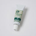 Eine Tube Teebaumöl Creme, Produktbild